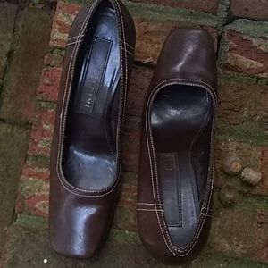 Gianni Bini size 8M brown leather square toe G0…